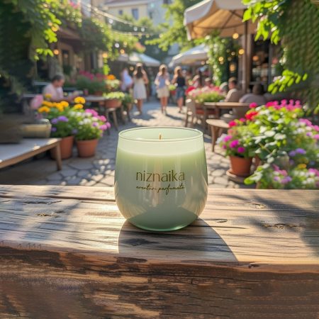 Lumânare parfumată Green Sensation, turnată manual în recipient elegant, din sticlă