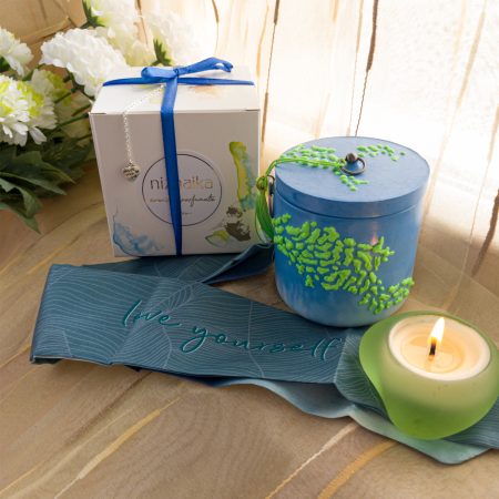 Lumanare parfumata Pops & Smiles 2 cutie si esarfa Niznaika