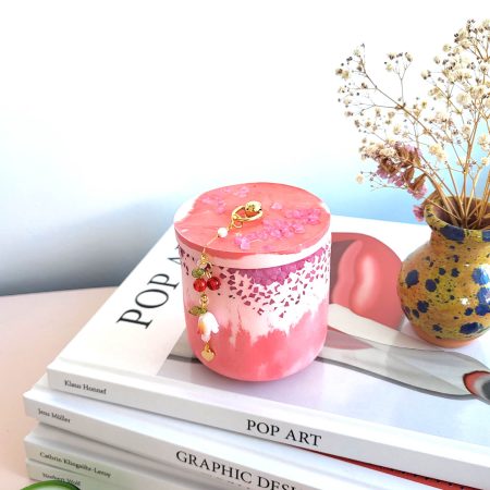 Praf de stele expirat - Lumanare parfumata din ceara de cocos cu fitil de lemn, cu parfum de cirese si bujori