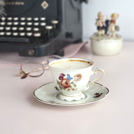 Lumanare parfumata Antoinette in vas din portelan danez