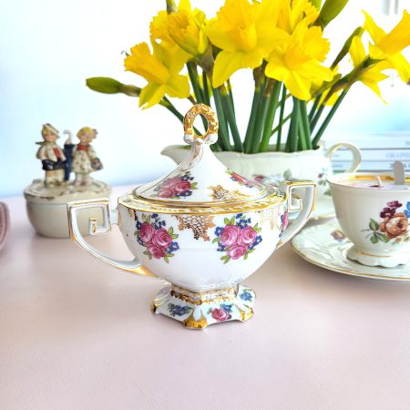 Lumanare parfumata eleganta La Boheme in vas vintage din portelan de Boemia